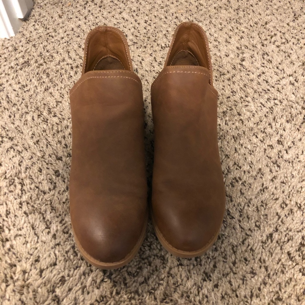 Universal thread booties